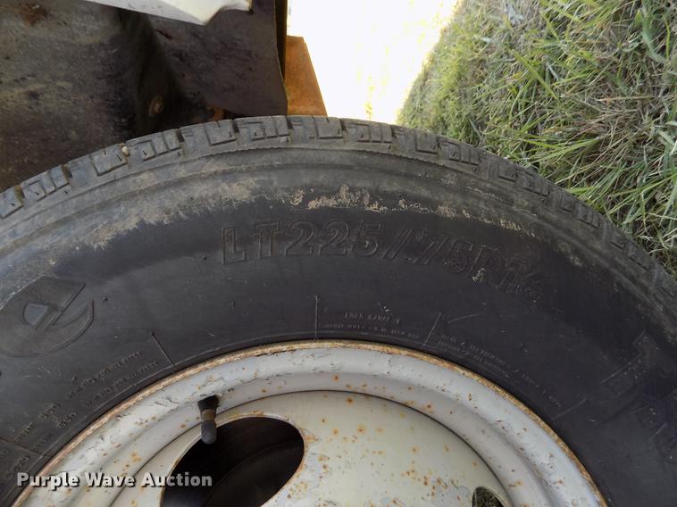 image for item DD5787 1994 Chevrolet C3500 bucket truck