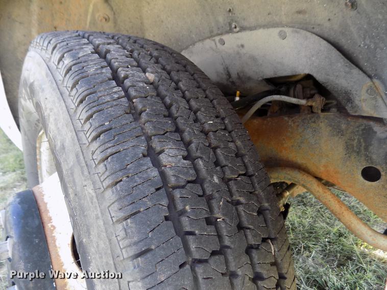 image for item DD5787 1994 Chevrolet C3500 bucket truck