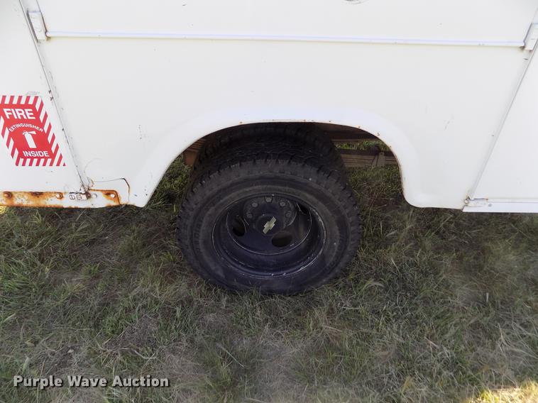 image for item DD5787 1994 Chevrolet C3500 bucket truck