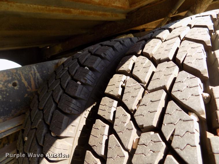 image for item DD5787 1994 Chevrolet C3500 bucket truck