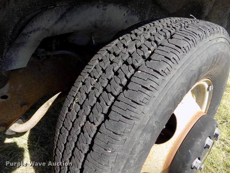 image for item DD5787 1994 Chevrolet C3500 bucket truck