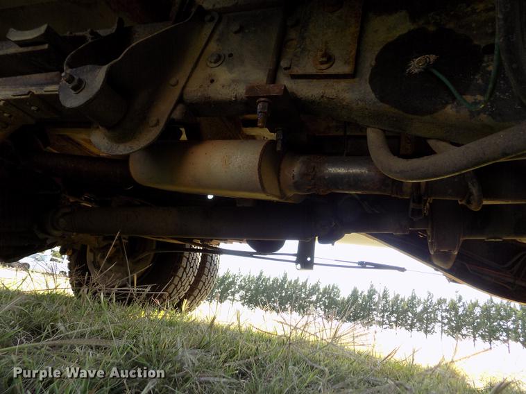 image for item DD5787 1994 Chevrolet C3500 bucket truck