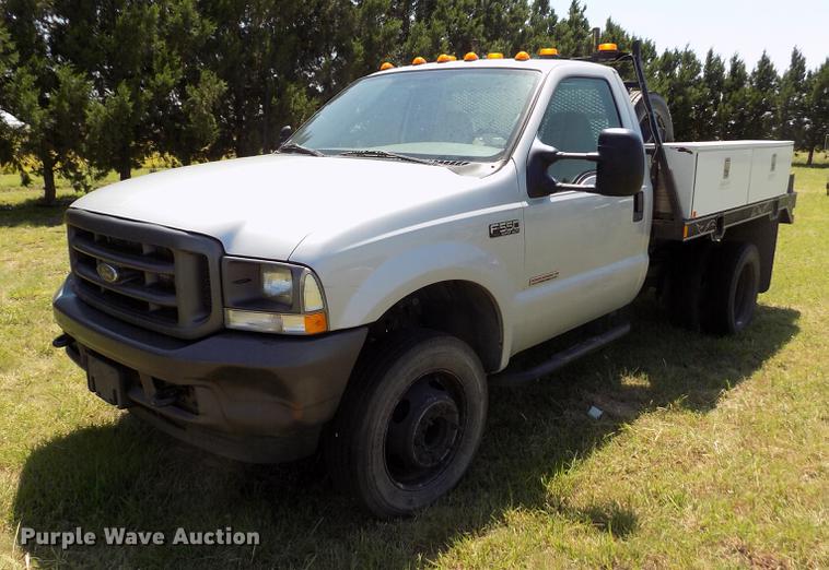 image for item DD5788 2003 Ford F550 Super Duty flatbed truck