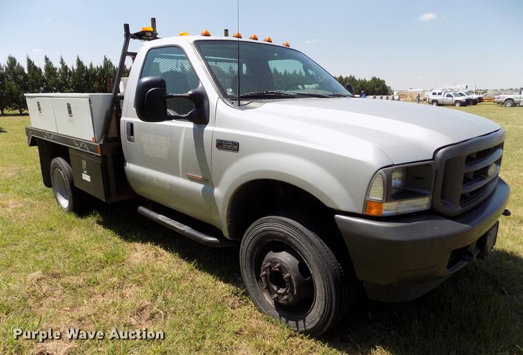 image for item DD5788 2003 Ford F550 Super Duty flatbed truck