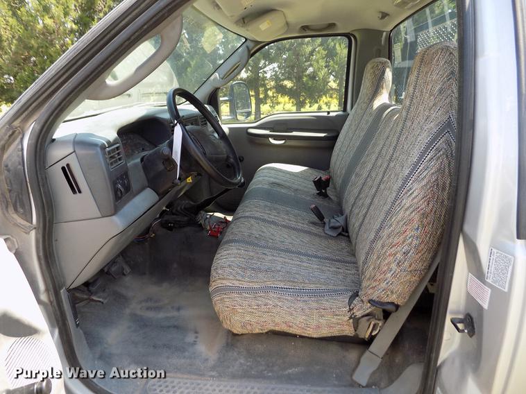 image for item DD5788 2003 Ford F550 Super Duty flatbed truck