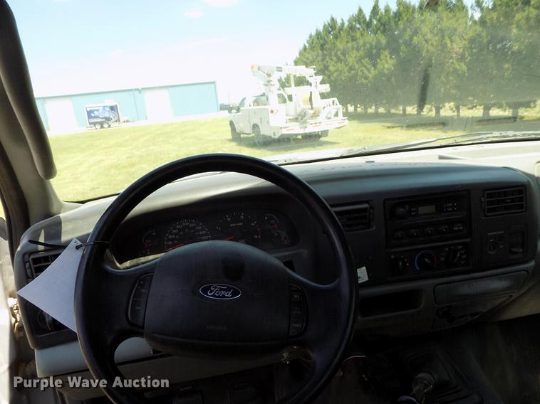 image for item DD5788 2003 Ford F550 Super Duty flatbed truck