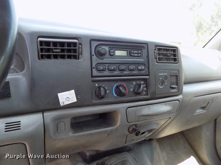 image for item DD5788 2003 Ford F550 Super Duty flatbed truck