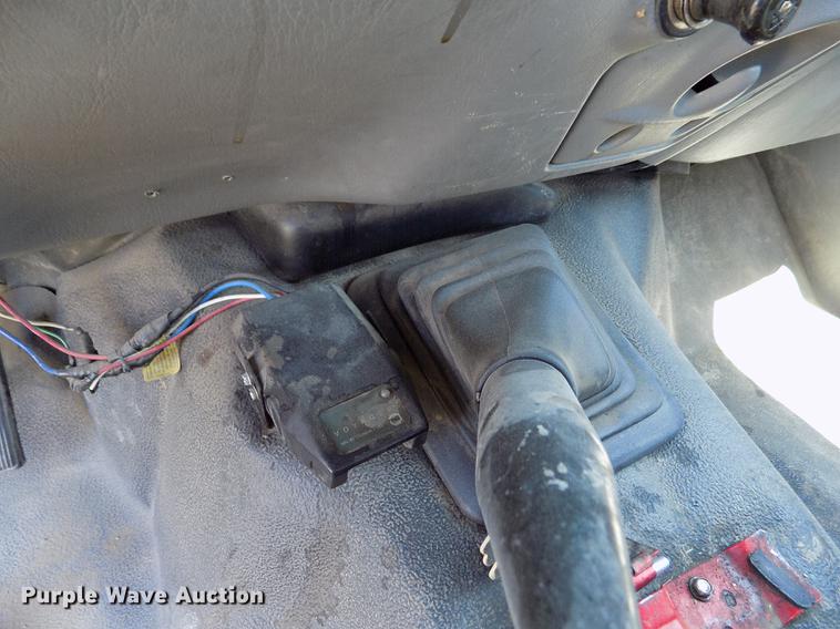 image for item DD5788 2003 Ford F550 Super Duty flatbed truck