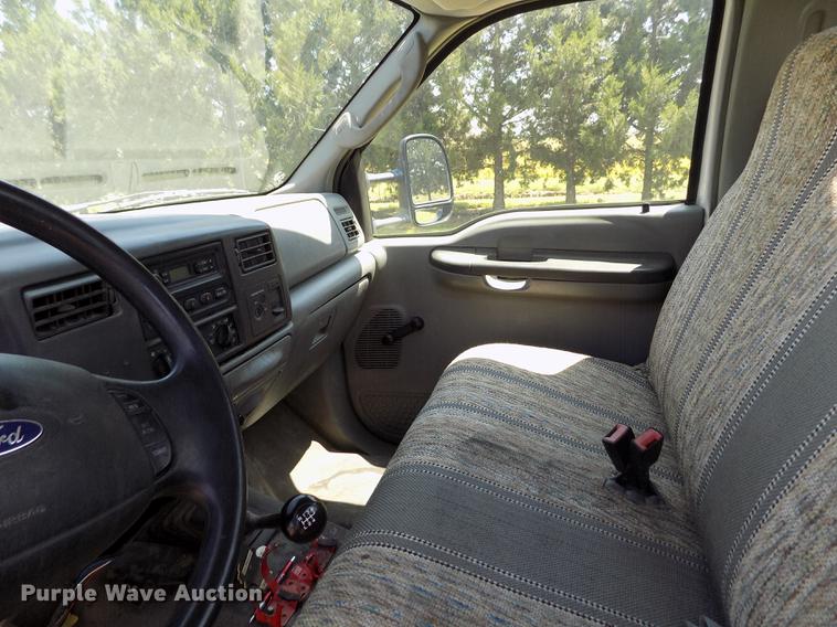 image for item DD5788 2003 Ford F550 Super Duty flatbed truck