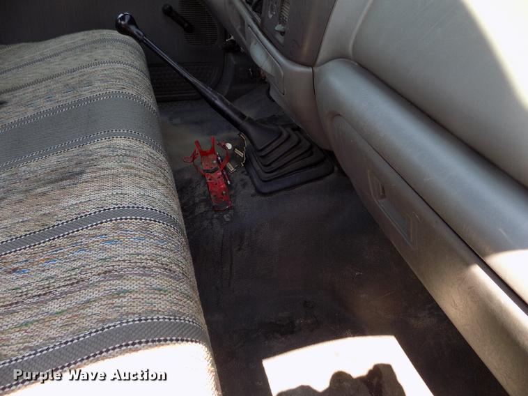 image for item DD5788 2003 Ford F550 Super Duty flatbed truck