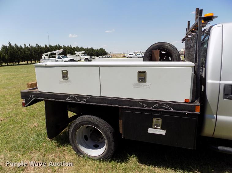 image for item DD5788 2003 Ford F550 Super Duty flatbed truck