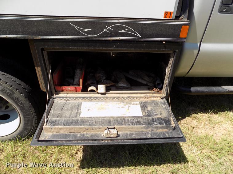 image for item DD5788 2003 Ford F550 Super Duty flatbed truck