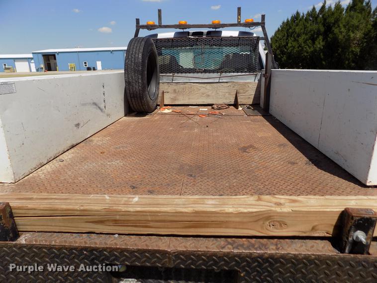 image for item DD5788 2003 Ford F550 Super Duty flatbed truck
