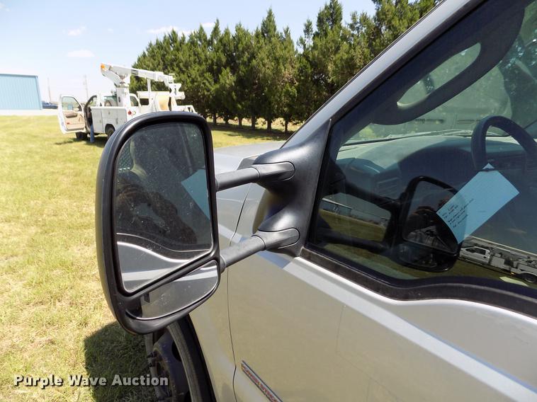 image for item DD5788 2003 Ford F550 Super Duty flatbed truck