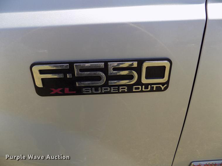 image for item DD5788 2003 Ford F550 Super Duty flatbed truck