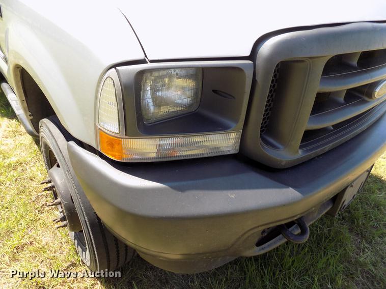 image for item DD5788 2003 Ford F550 Super Duty flatbed truck