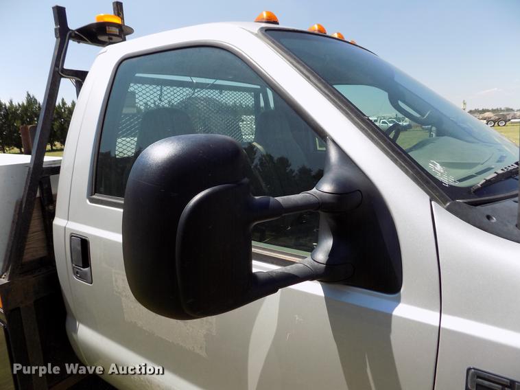 image for item DD5788 2003 Ford F550 Super Duty flatbed truck