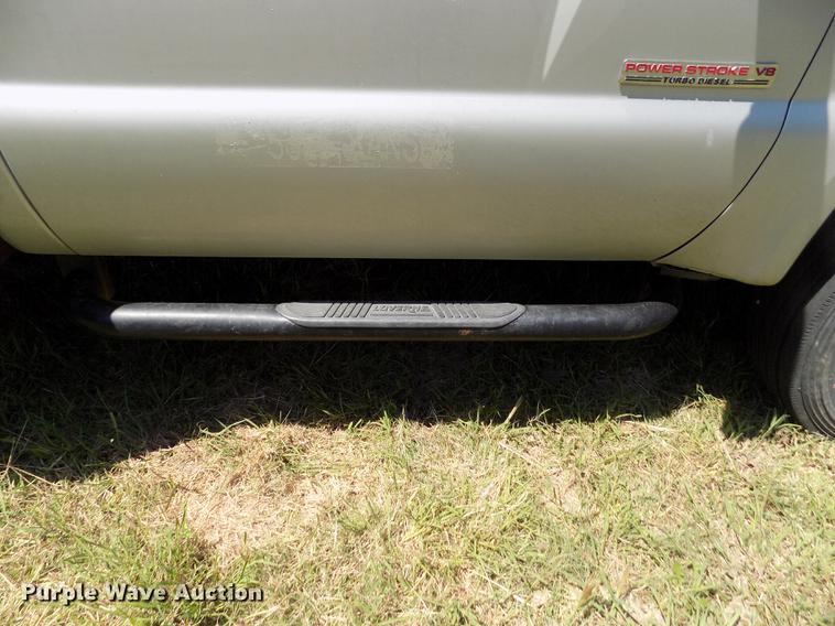 image for item DD5788 2003 Ford F550 Super Duty flatbed truck