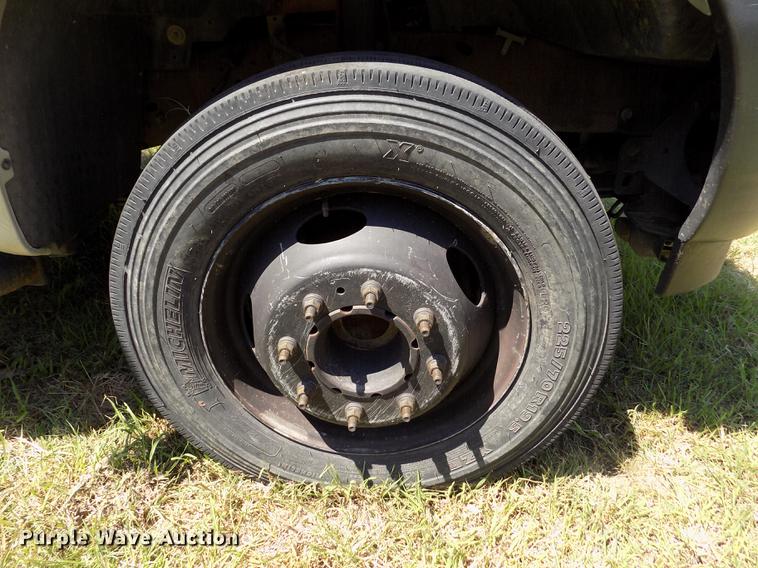 image for item DD5788 2003 Ford F550 Super Duty flatbed truck