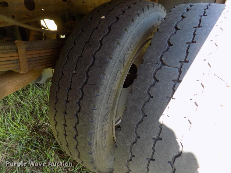 image for item DD5788 2003 Ford F550 Super Duty flatbed truck