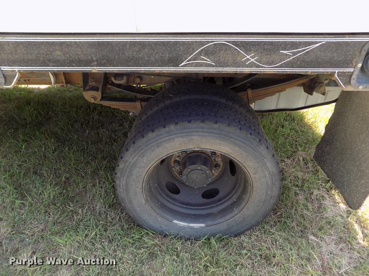 image for item DD5788 2003 Ford F550 Super Duty flatbed truck