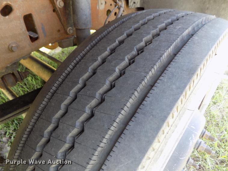 image for item DD5788 2003 Ford F550 Super Duty flatbed truck