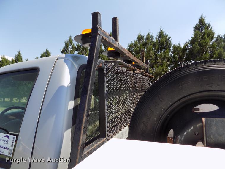 image for item DD5788 2003 Ford F550 Super Duty flatbed truck