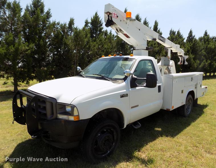 image for item DD5789 2004 Ford F450 Super Duty XL bucket truck
