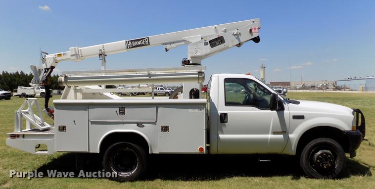 image for item DD5789 2004 Ford F450 Super Duty XL bucket truck