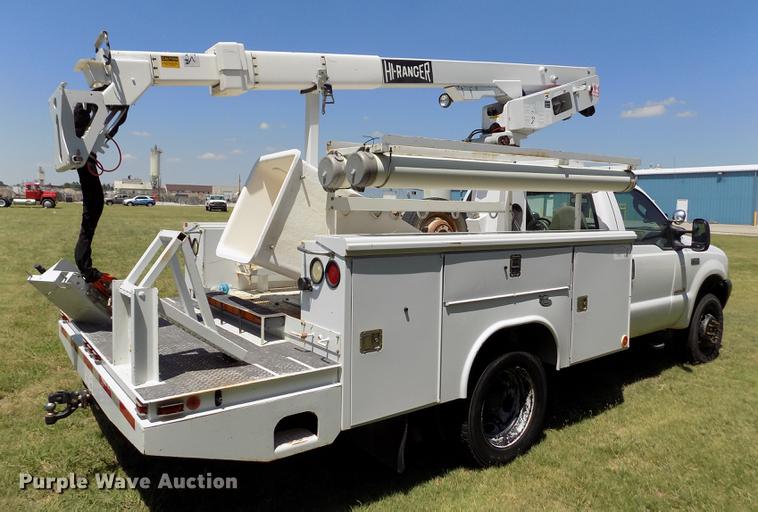 image for item DD5789 2004 Ford F450 Super Duty XL bucket truck