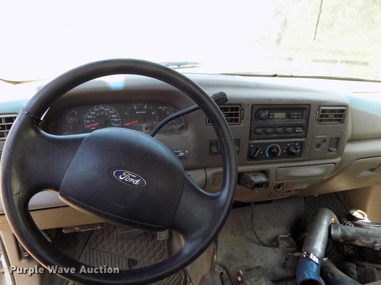 image for item DD5789 2004 Ford F450 Super Duty XL bucket truck