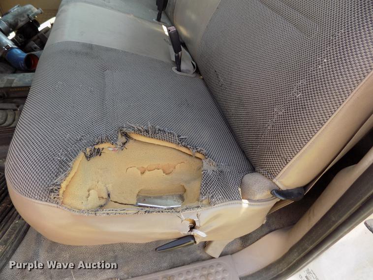 image for item DD5789 2004 Ford F450 Super Duty XL bucket truck