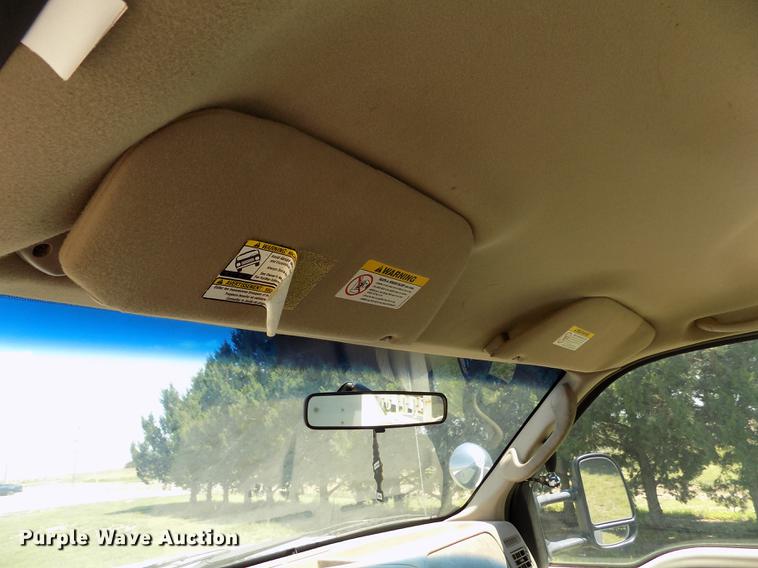 image for item DD5789 2004 Ford F450 Super Duty XL bucket truck