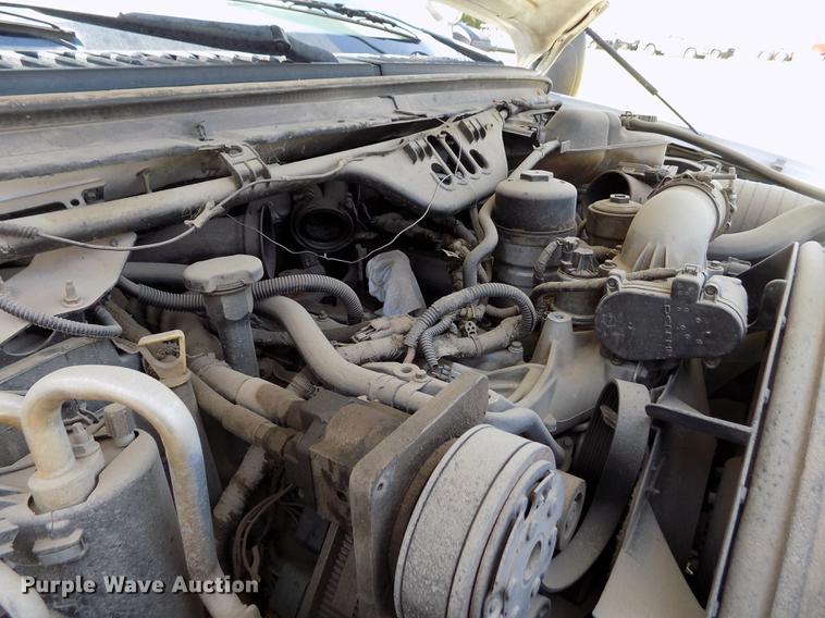 image for item DD5789 2004 Ford F450 Super Duty XL bucket truck