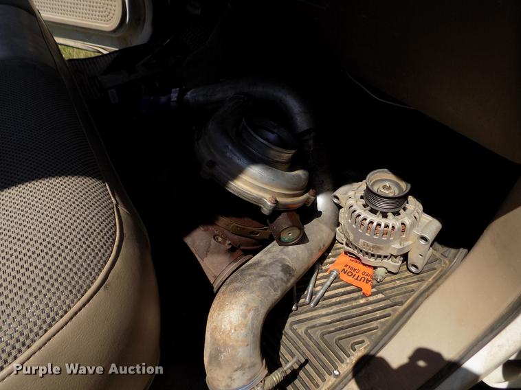 image for item DD5789 2004 Ford F450 Super Duty XL bucket truck