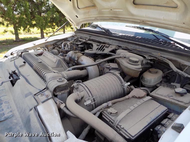 image for item DD5789 2004 Ford F450 Super Duty XL bucket truck