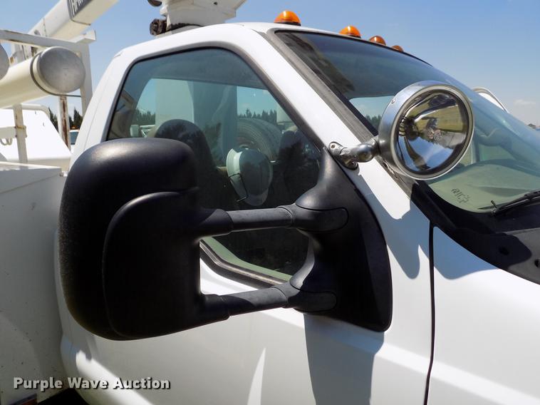image for item DD5789 2004 Ford F450 Super Duty XL bucket truck