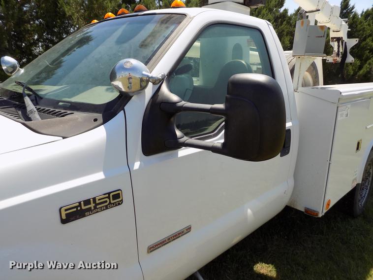 image for item DD5789 2004 Ford F450 Super Duty XL bucket truck