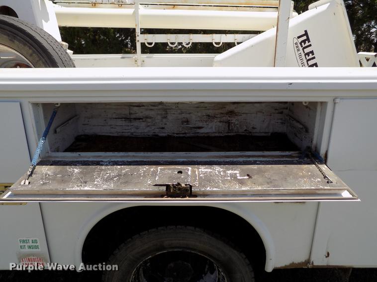 image for item DD5789 2004 Ford F450 Super Duty XL bucket truck