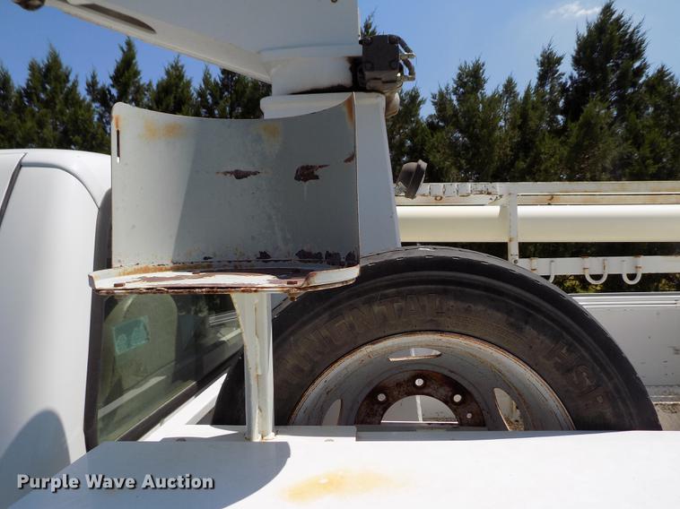 image for item DD5789 2004 Ford F450 Super Duty XL bucket truck