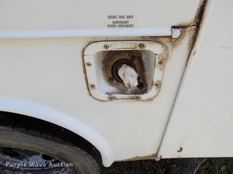 image for item DD5789 2004 Ford F450 Super Duty XL bucket truck