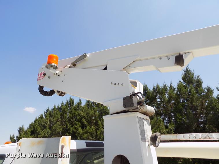 image for item DD5789 2004 Ford F450 Super Duty XL bucket truck