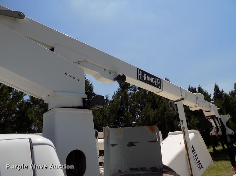 image for item DD5789 2004 Ford F450 Super Duty XL bucket truck