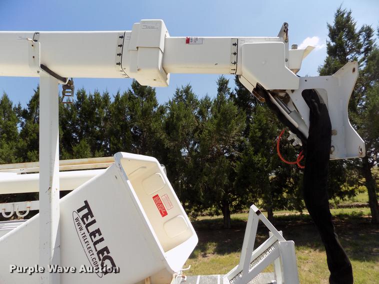 image for item DD5789 2004 Ford F450 Super Duty XL bucket truck