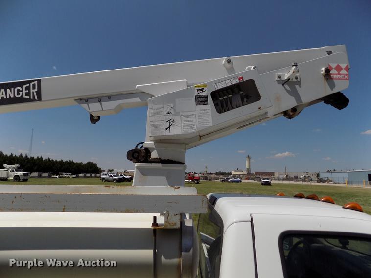 image for item DD5789 2004 Ford F450 Super Duty XL bucket truck