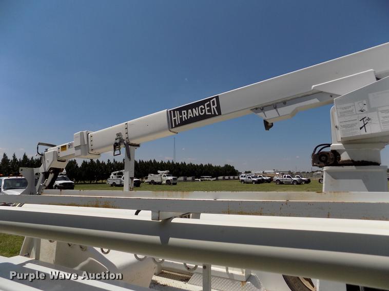 image for item DD5789 2004 Ford F450 Super Duty XL bucket truck