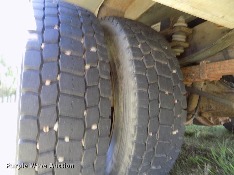 image for item DD5789 2004 Ford F450 Super Duty XL bucket truck