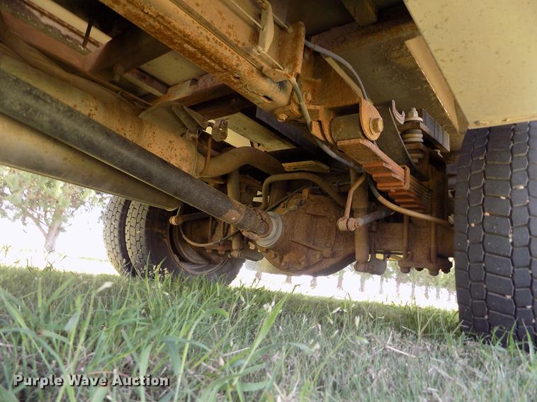 image for item DD5789 2004 Ford F450 Super Duty XL bucket truck