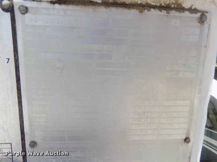 image for item DD5789 2004 Ford F450 Super Duty XL bucket truck