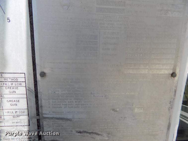 image for item DD5789 2004 Ford F450 Super Duty XL bucket truck